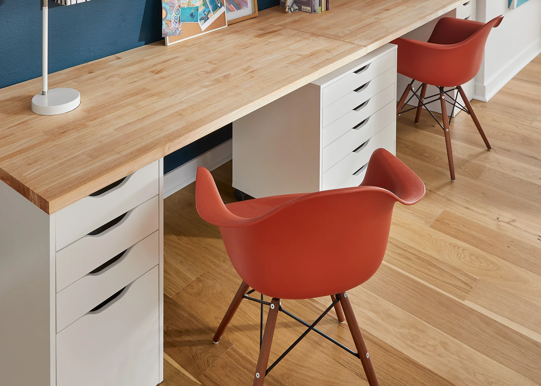 264-3-8-in-blue-ridge-oak-distressed-prefinished-engineered-hardwood-flooring-6-38-in-wide-4.webp 3/8 in. Blue Ridge Oak Distressed Prefinished Engineered Hardwood Flooring 6.38 in. Wide