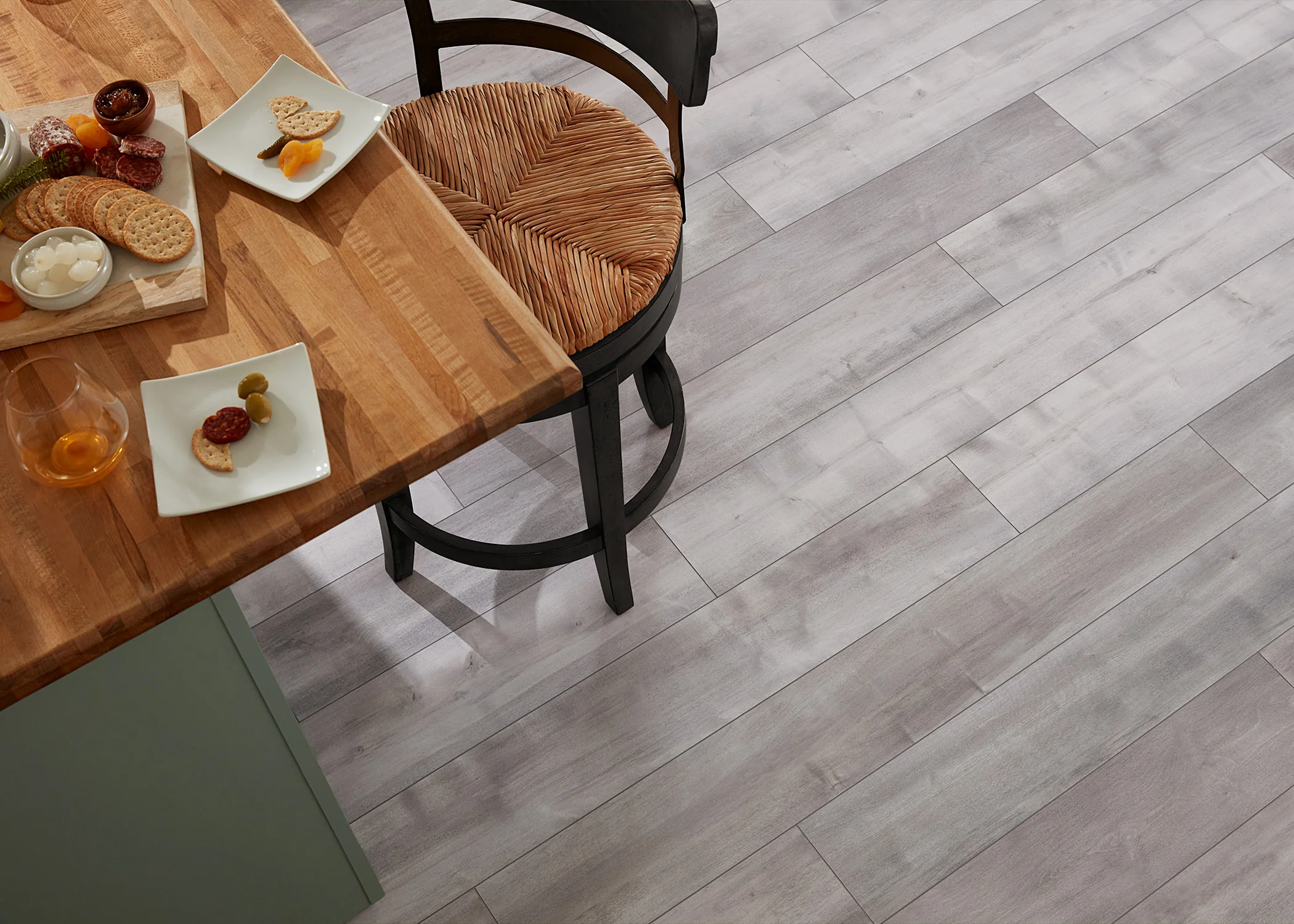 287-5mm-w-pad-mount-washington-birch-waterproof-rigid-vinyl-plank-flooring-6-81-in-wide-x-51-in-long-4.webp 5mm w/pad Mount Washington Birch Waterproof Rigid Vinyl Plank Flooring 6.81 in. Wide x 51 in. Long