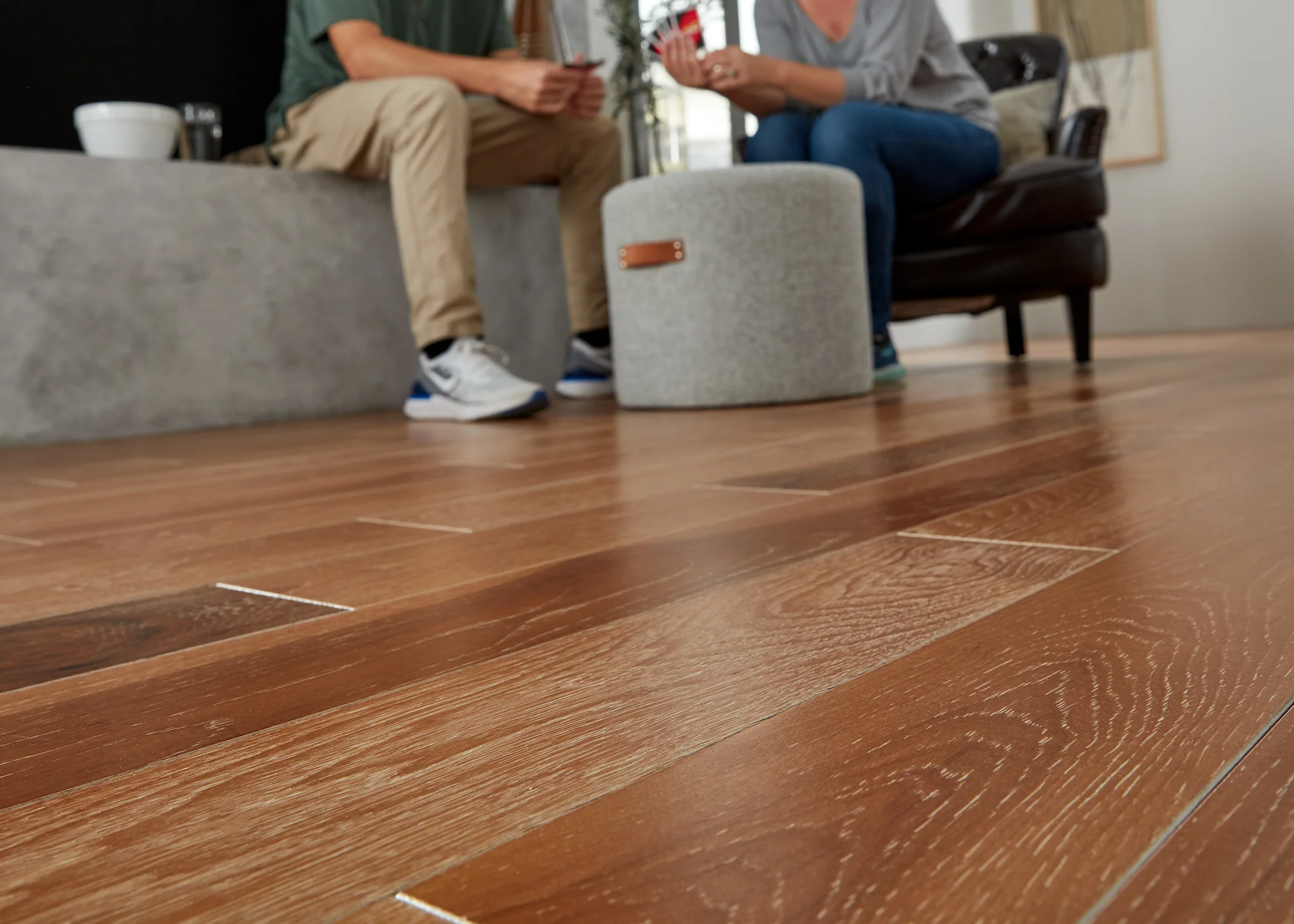 3277-3-4-in-north-hampton-hickory-distressed-prefinished-solid-hardwood-flooring-5-in-wide-4.webp 3/4 in. North Hampton Hickory Distressed Prefinished Solid Hardwood Flooring 5 in. Wide