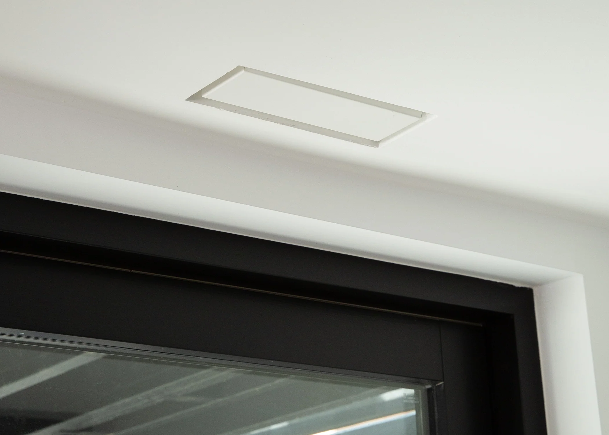 616-4-x10-bead-abs-resin-white-wall-ceiling-register-1.webp 4"x10" Bead ABS Resin White Wall/Ceiling Register